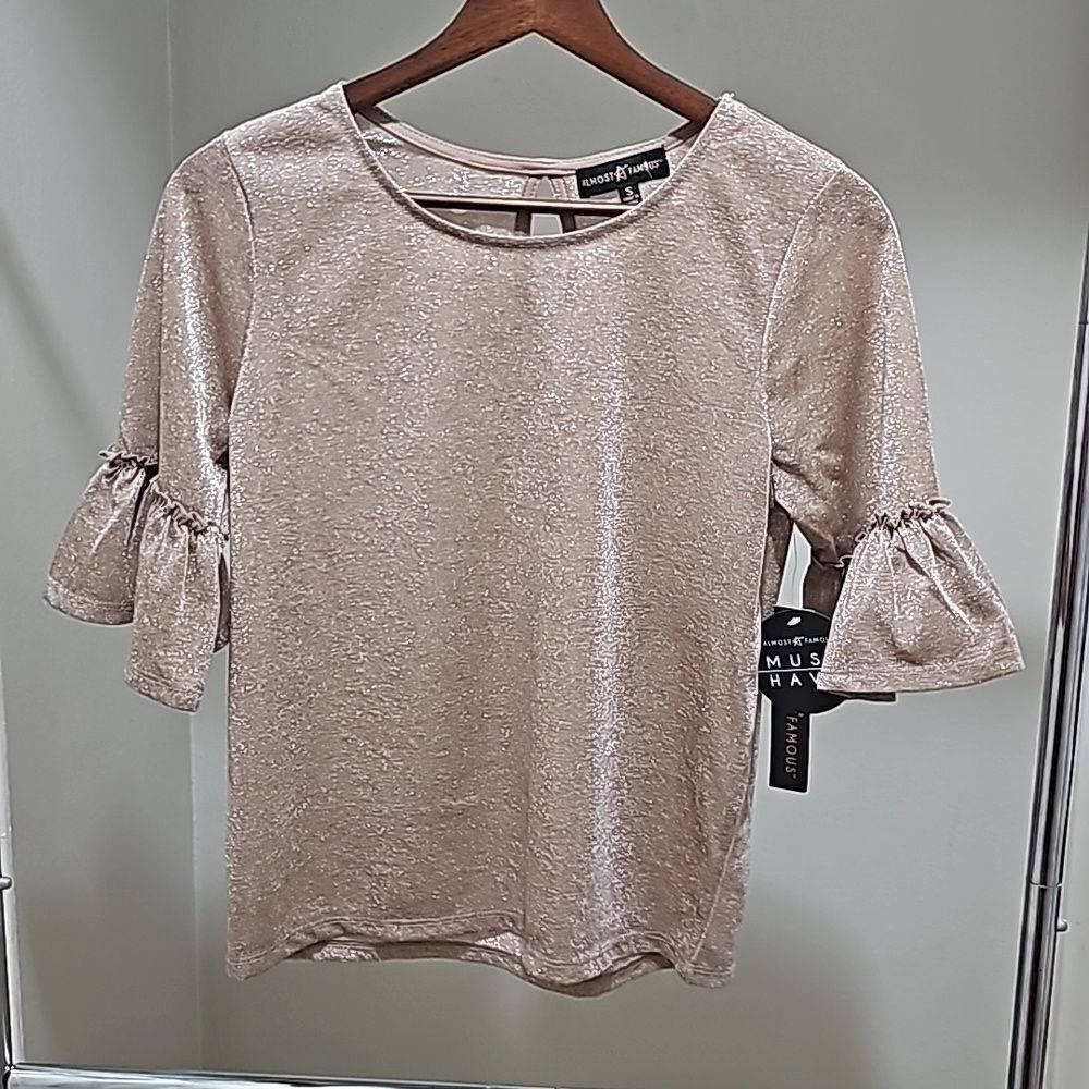Almost Famous Shimmer Top - Picture 2 of 5